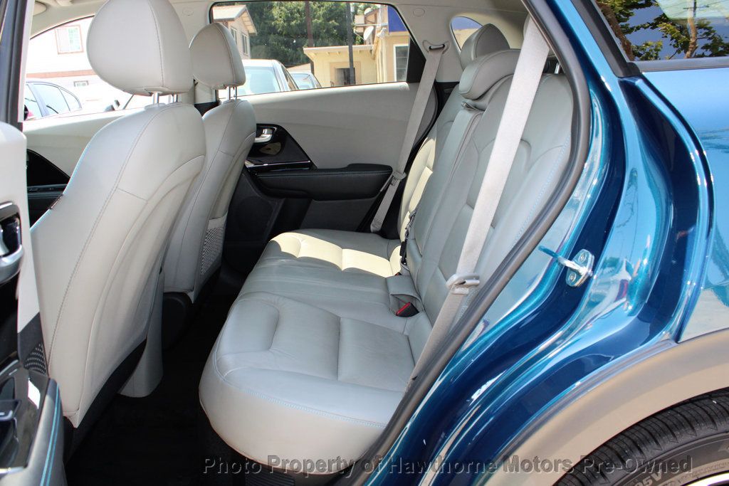 2020 Kia Niro Touring photo 9