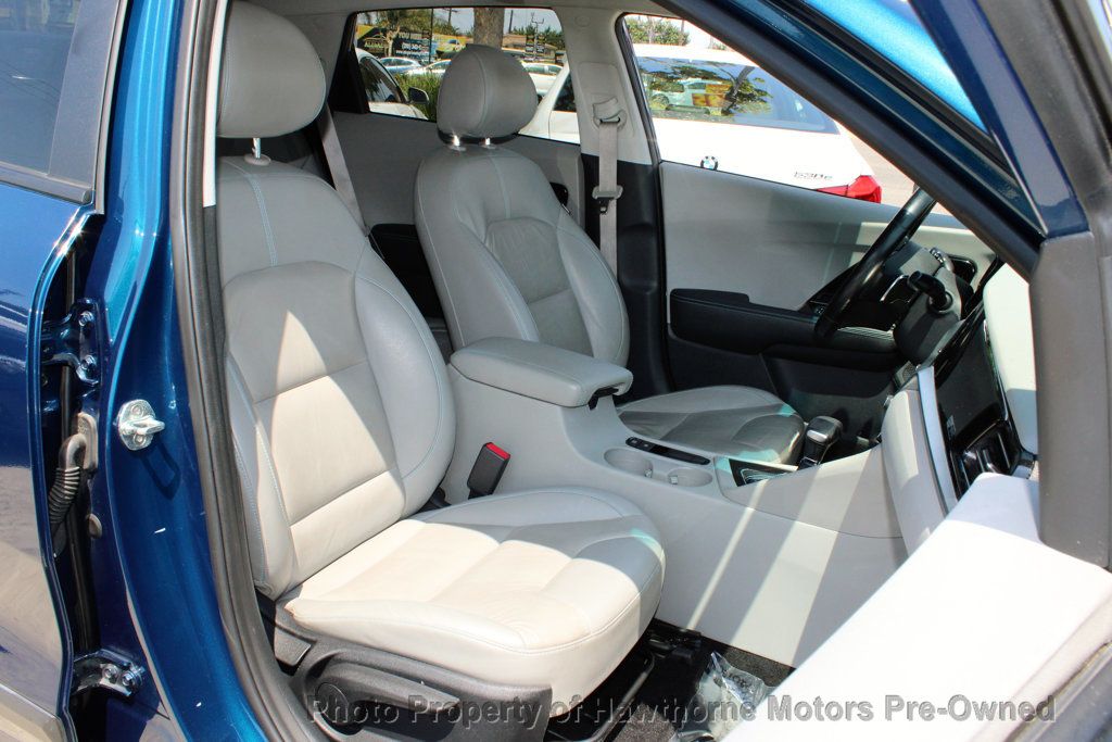 2020 Kia Niro Touring photo 10