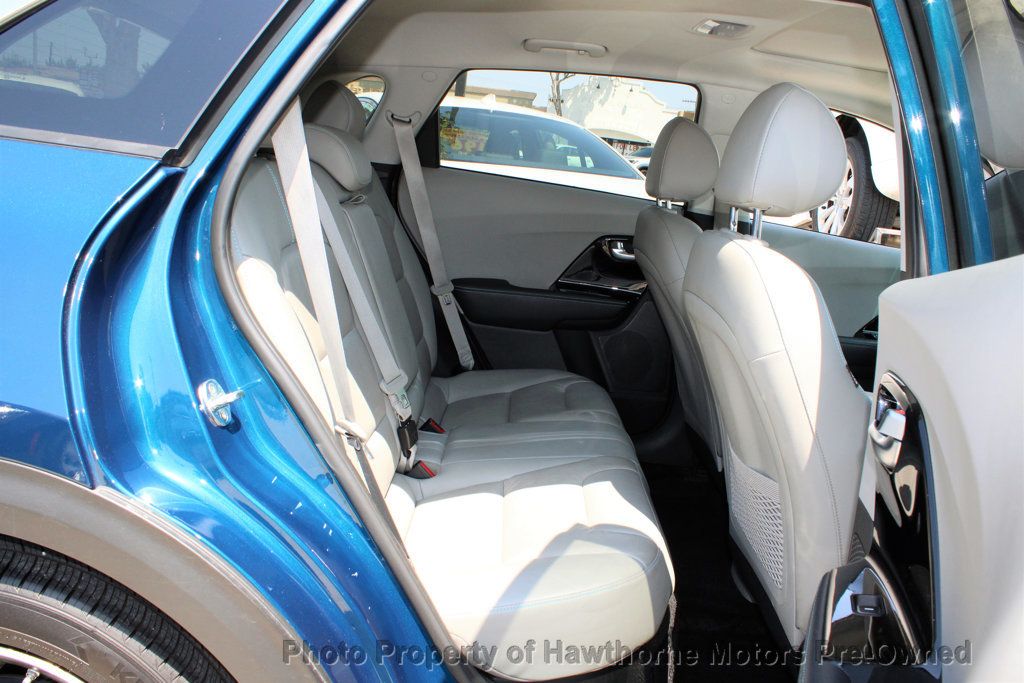 2020 Kia Niro Touring photo 11