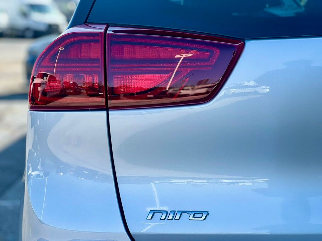2020 Kia Niro Plug-In Hybrid EX Premium photo 10