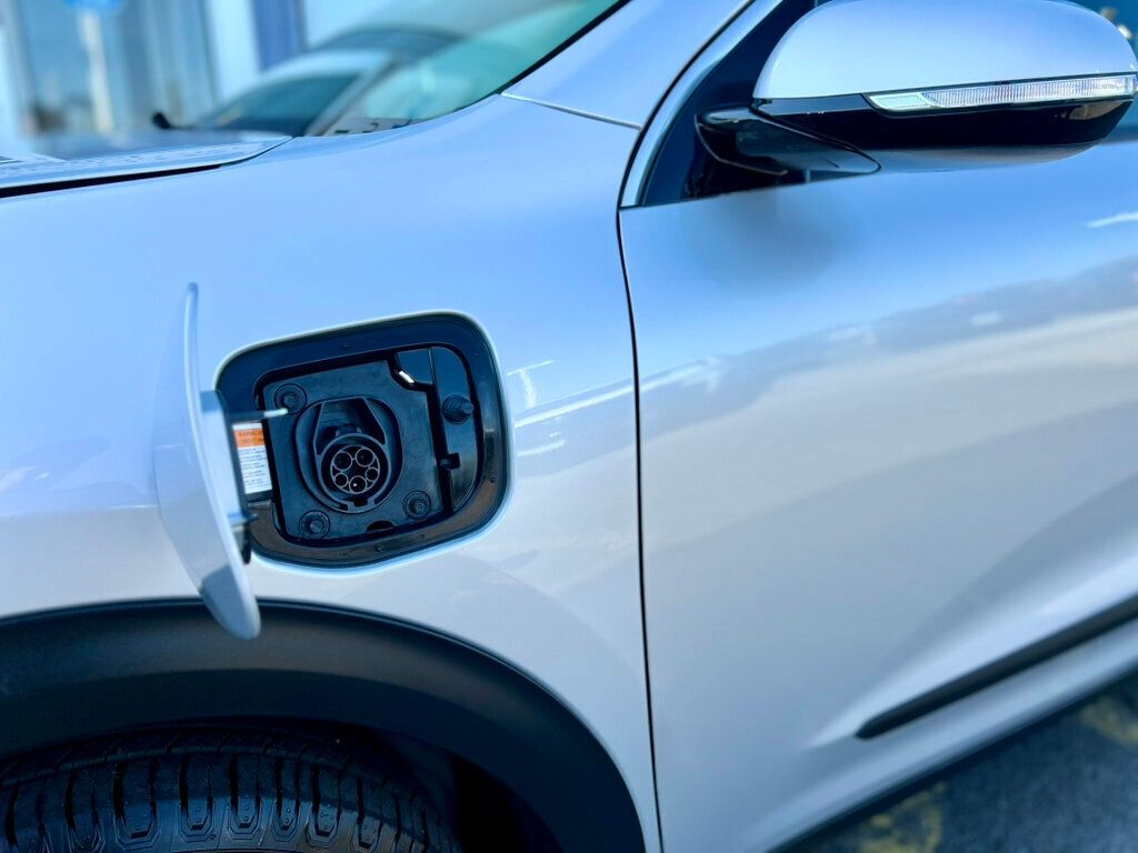 2020 Kia Niro Plug-In Hybrid EX Premium photo 11