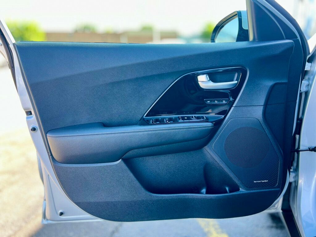 2020 Kia Niro Plug-In Hybrid EX Premium photo 14
