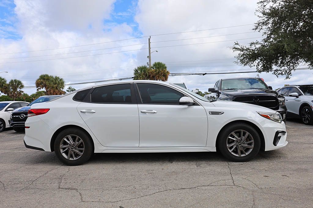 2020 Kia Optima LX SE photo 3