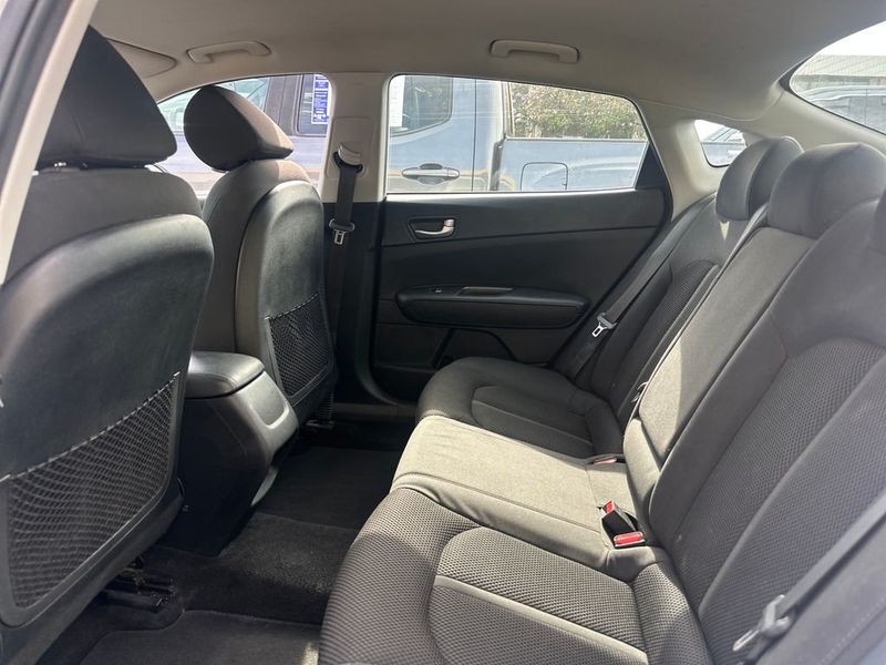 2020 Kia Optima LX Automatic - 23012205 - 14