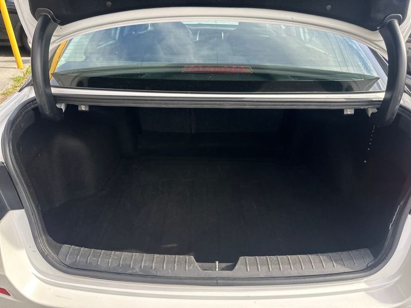 2020 Kia Optima LX Automatic - 23012205 - 19