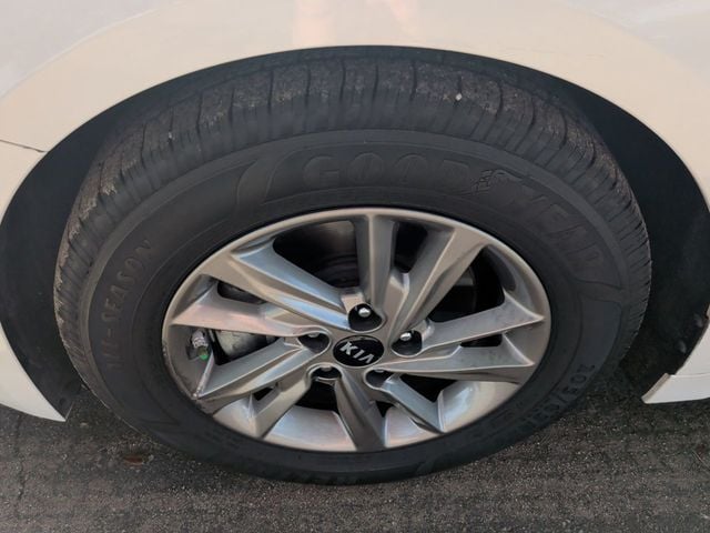2020 Kia Optima LX Automatic - 23011028 - 9