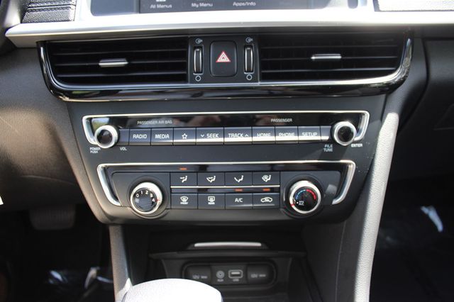 2020 Kia Optima LX Automatic - 23037035 - 18