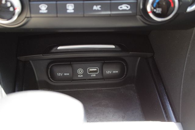 2020 Kia Optima LX Automatic - 23037035 - 19