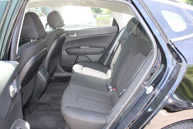 2020 Kia Optima LX Automatic - 23037035 - 29
