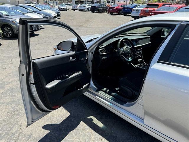 2020 Kia Optima LX Automatic - 22508620 - 33