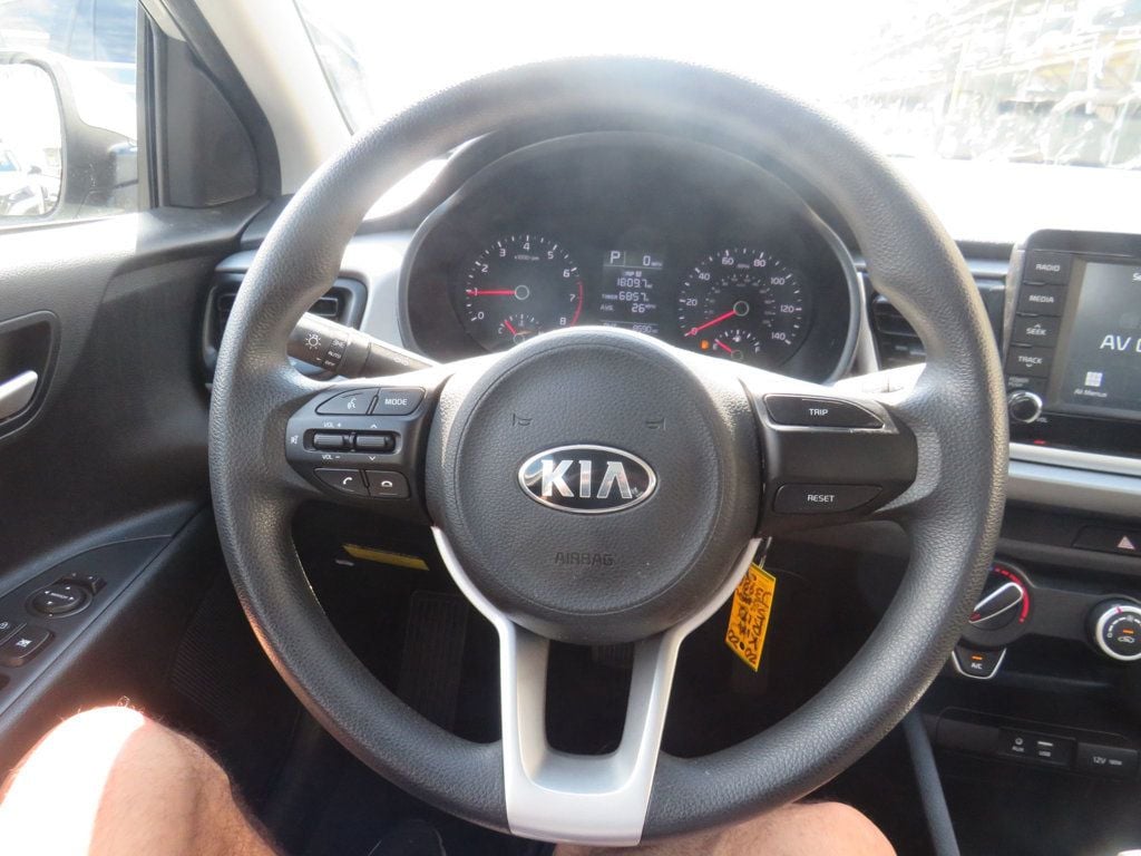 2020 Kia Rio LX photo 12