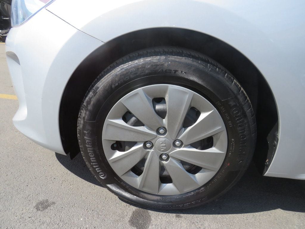 2020 Kia Rio LX photo 14