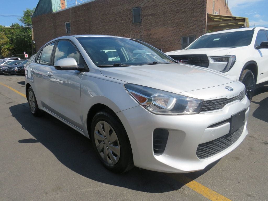 2020 Kia Rio LX photo 3