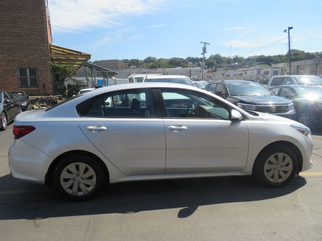 2020 Kia Rio LX photo 4