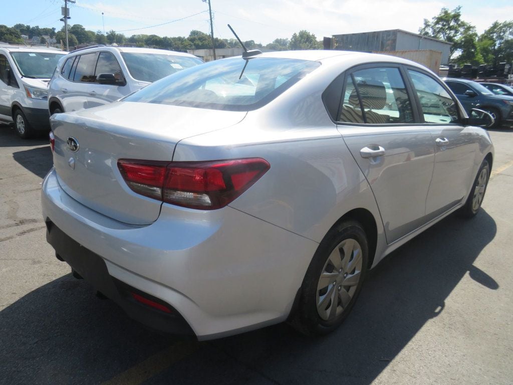2020 Kia Rio LX photo 5
