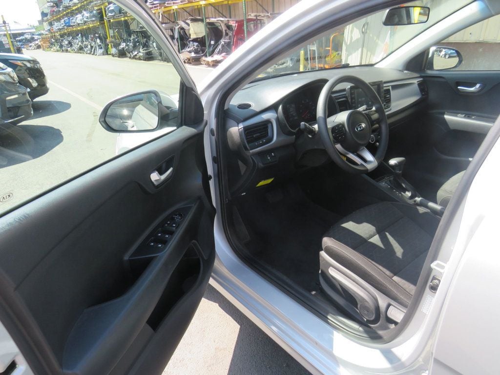 2020 Kia Rio LX photo 9