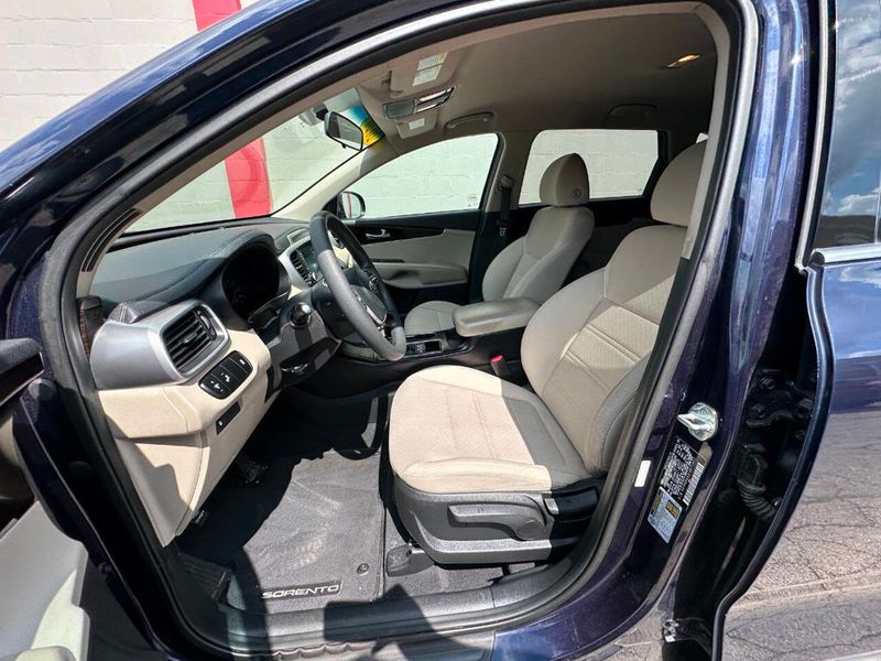 2020 Kia Sorento LX AWD - 22883310 - 16