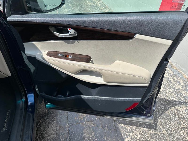 2020 Kia Sorento LX AWD - 22883310 - 26