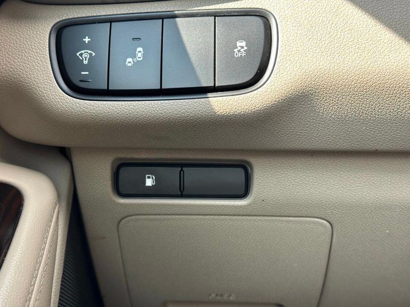 2020 Kia Sorento LX AWD - 22883310 - 37