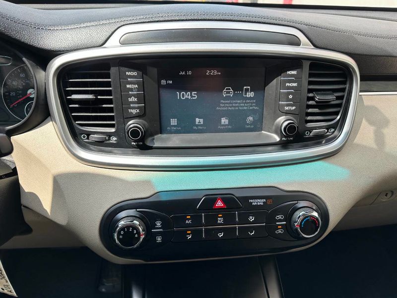 2020 Kia Sorento LX AWD - 22883310 - 38