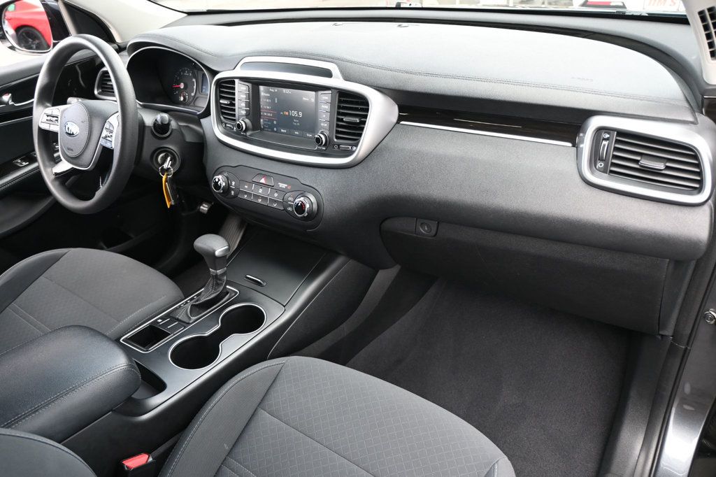Kia Sorento photo 8