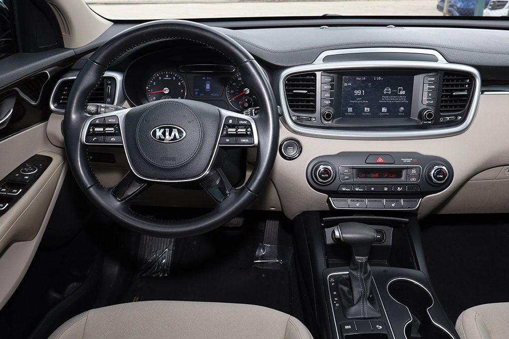 2020 Kia Sorento S V6 photo 19