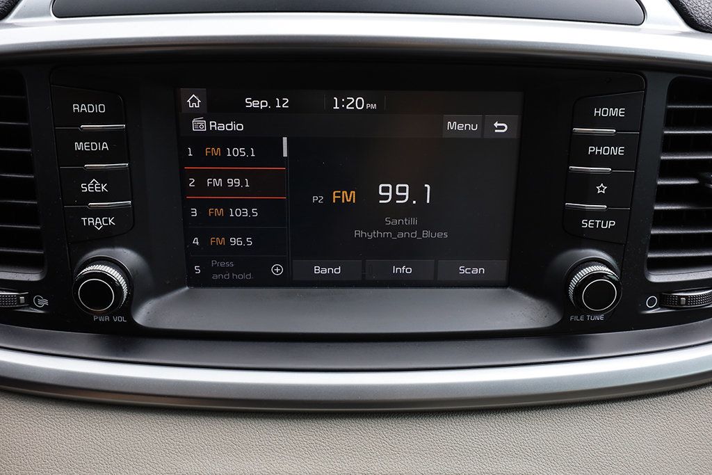 2020 Kia Sorento S V6 photo 24