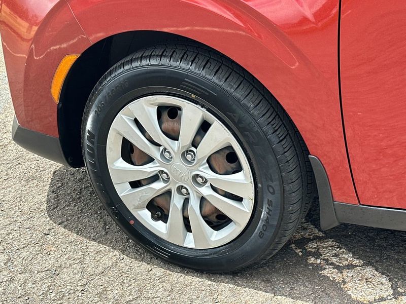 2020 Kia Soul LX - 23039207 - 11
