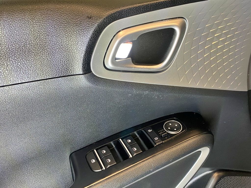 2020 Kia Soul LX IVT - 23002396 - 15