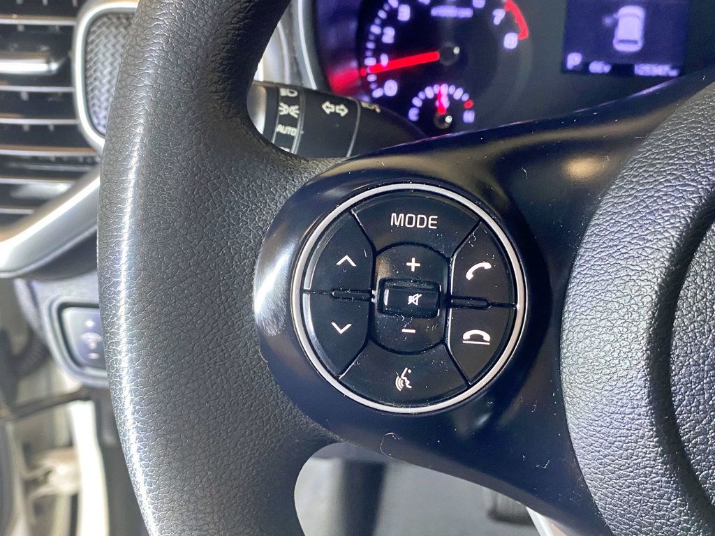 2020 Kia Soul LX IVT - 23002396 - 22