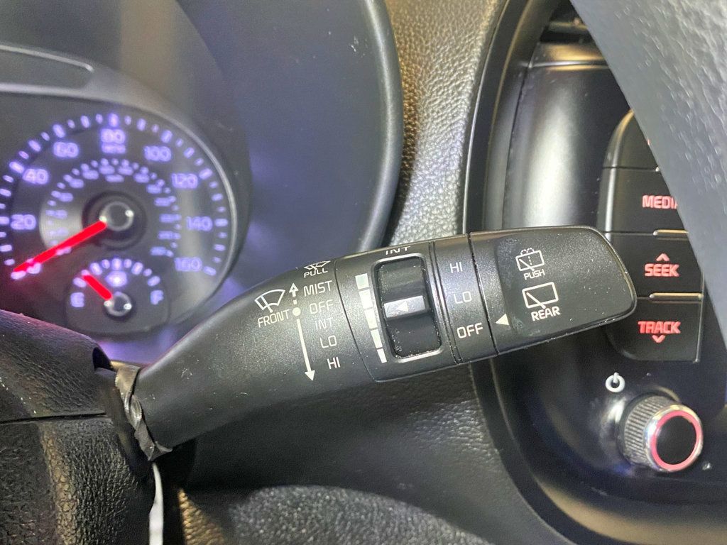 2020 Kia Soul LX IVT - 23002396 - 25