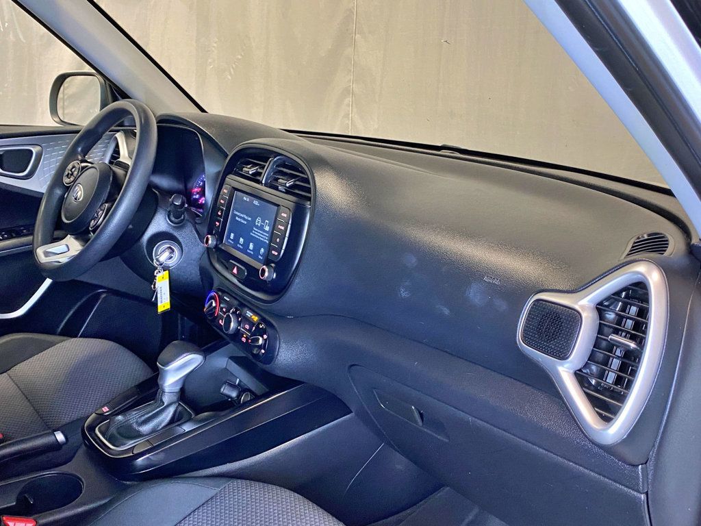 2020 Kia Soul LX IVT - 23002396 - 37