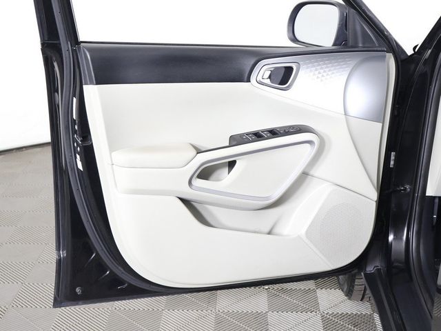 2020 Kia Soul LX IVT - 22947965 - 18