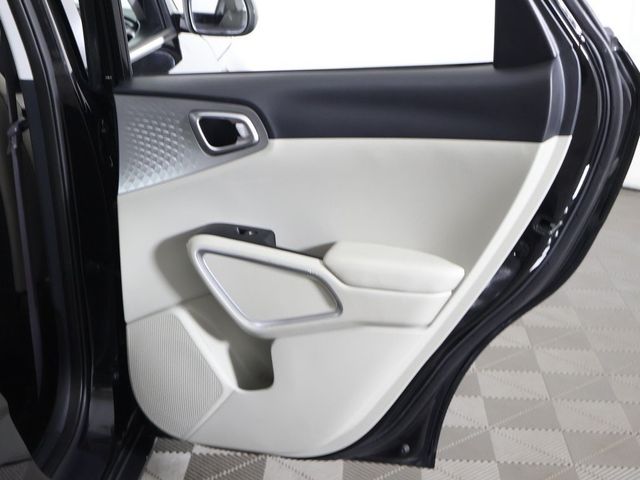 2020 Kia Soul LX IVT - 22947965 - 21