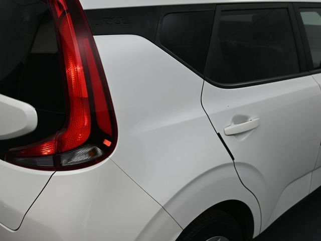 2020 Kia Soul LX IVT - 23054605 - 17