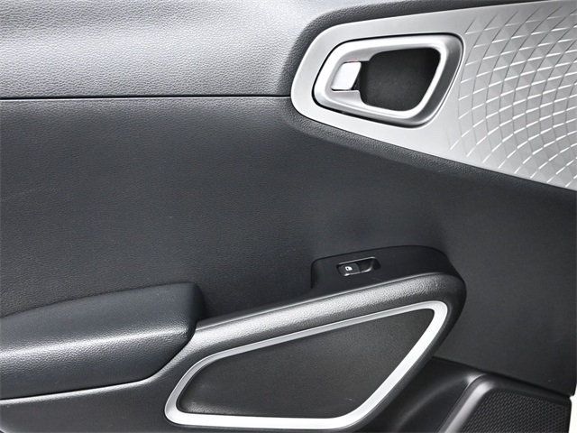 2020 Kia Soul LX photo 9