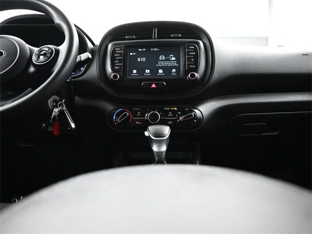 2020 Kia Soul LX photo 12