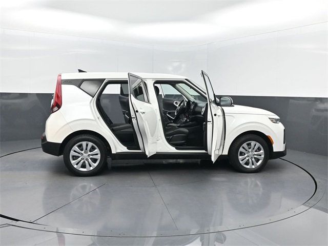 2020 Kia Soul LX photo 31