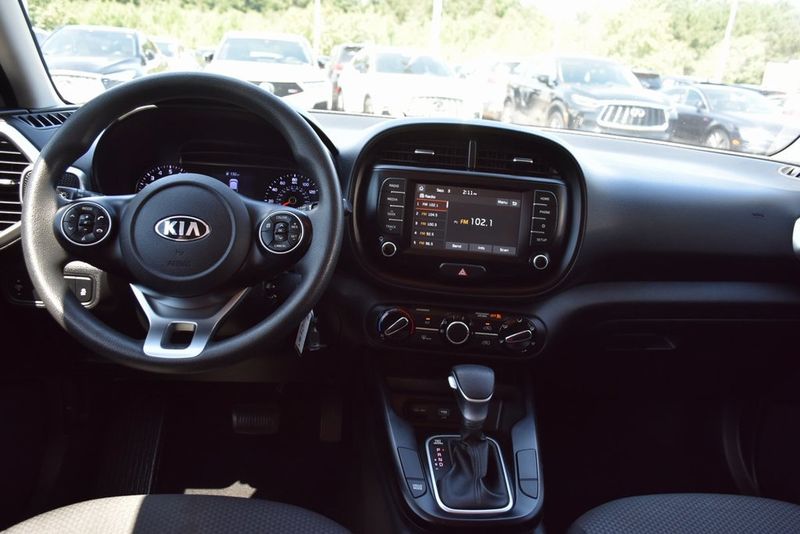 2020 Kia Soul LX photo 16