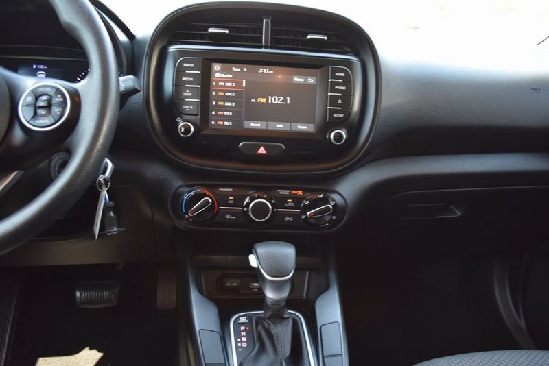 2020 Kia Soul LX photo 17