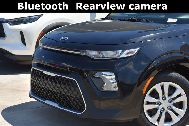 2020 Kia Soul LX photo 2