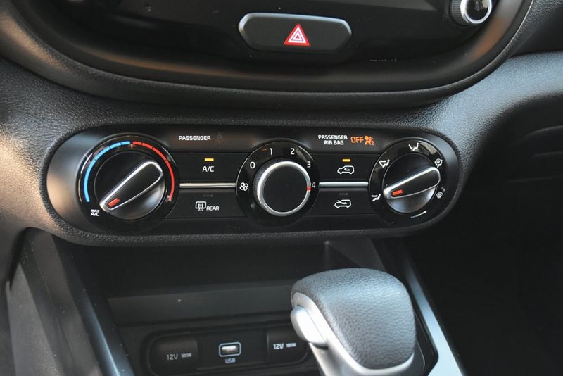 2020 Kia Soul LX photo 22