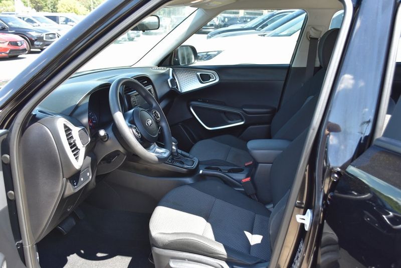 2020 Kia Soul LX photo 30