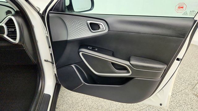 2020 Kia Soul LX IVT - 23057229 - 24