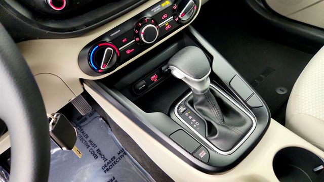 2020 Kia Soul LX IVT - 23081734 - 15
