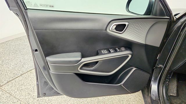 2020 Kia Soul LX IVT w/ Apple CarPlay & Forward Collision Assist - 22992346 - 9
