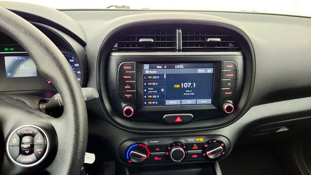 2020 Kia Soul LX IVT w/ Apple CarPlay & Forward Collision Assist - 22992346 - 16