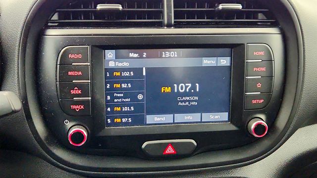 2020 Kia Soul LX IVT w/ Apple CarPlay & Forward Collision Assist - 22992346 - 17