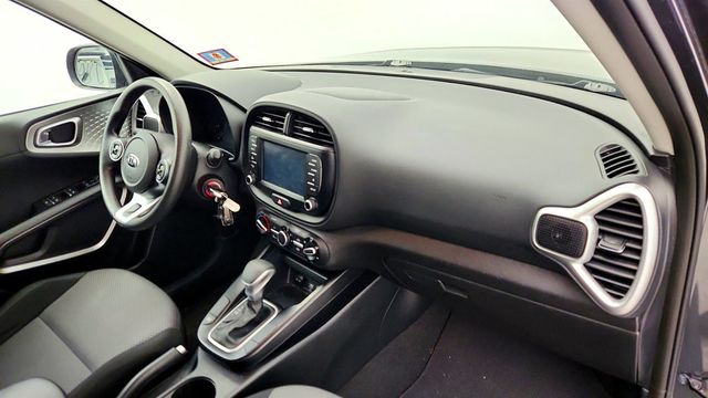 2020 Kia Soul LX IVT w/ Apple CarPlay & Forward Collision Assist - 22992346 - 23