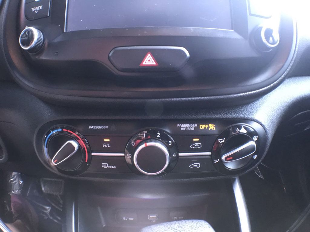 2020 Kia Soul LX photo 19